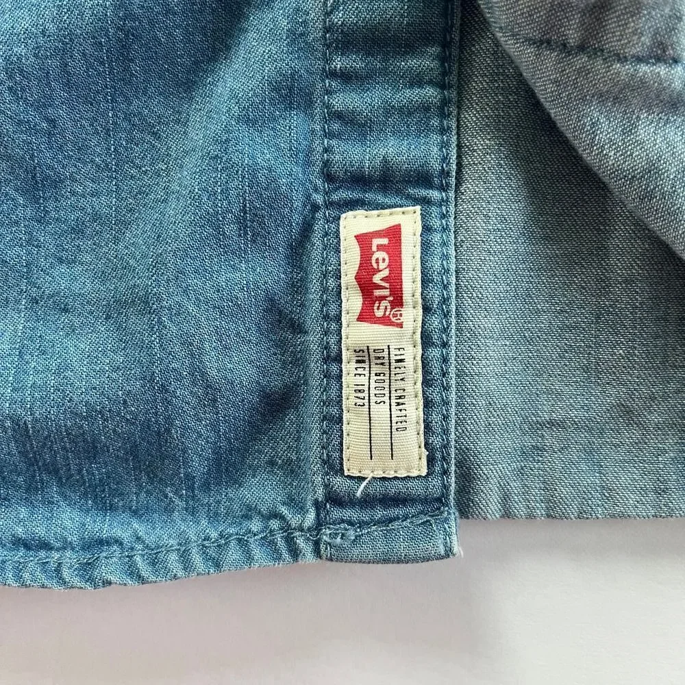 Levi's Barstow Western Pearl Snap Distressed Button Down, Girls Size Large 12-13